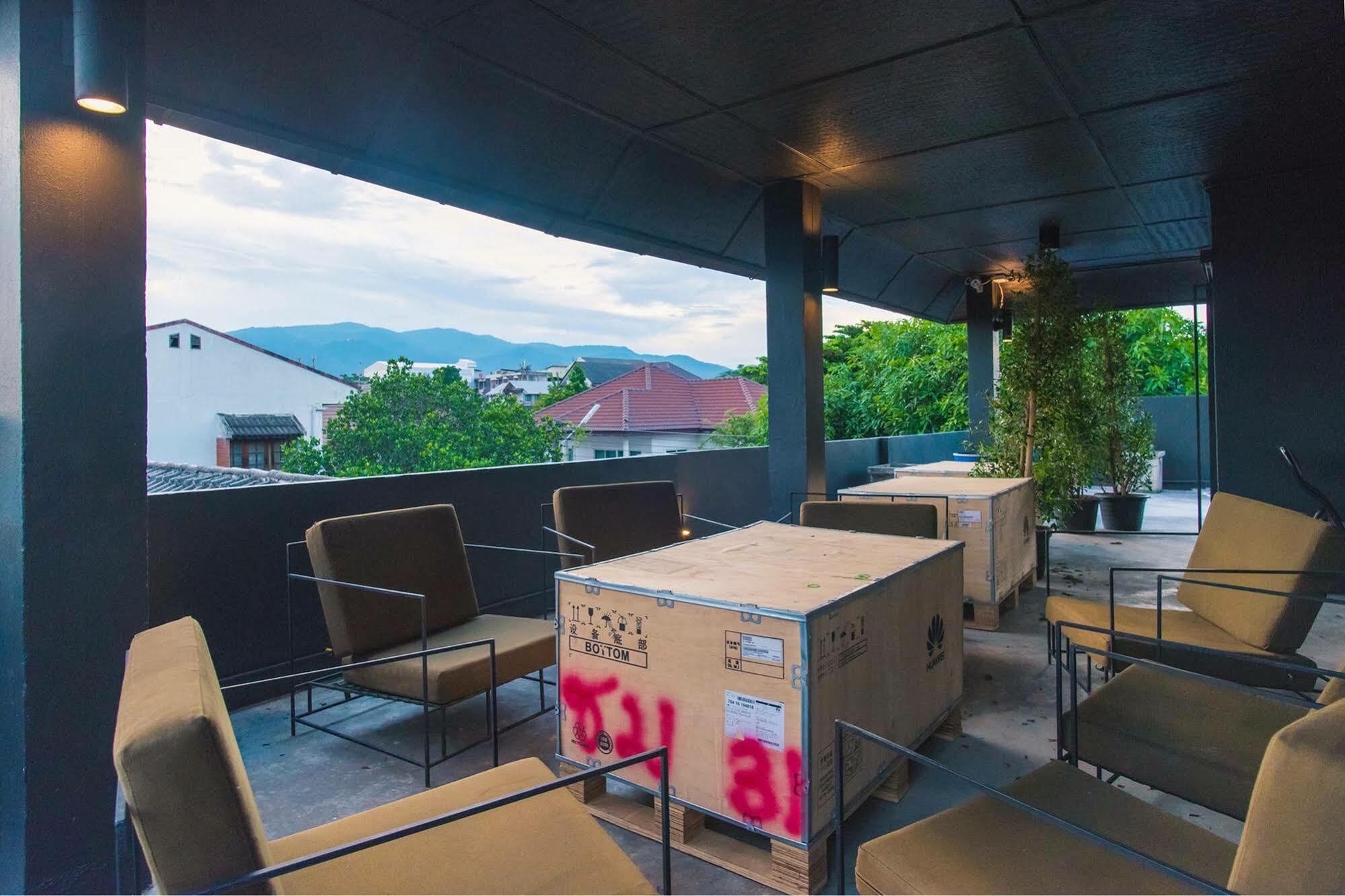 Haus Hostel Chiang Mai Zewnętrze zdjęcie
